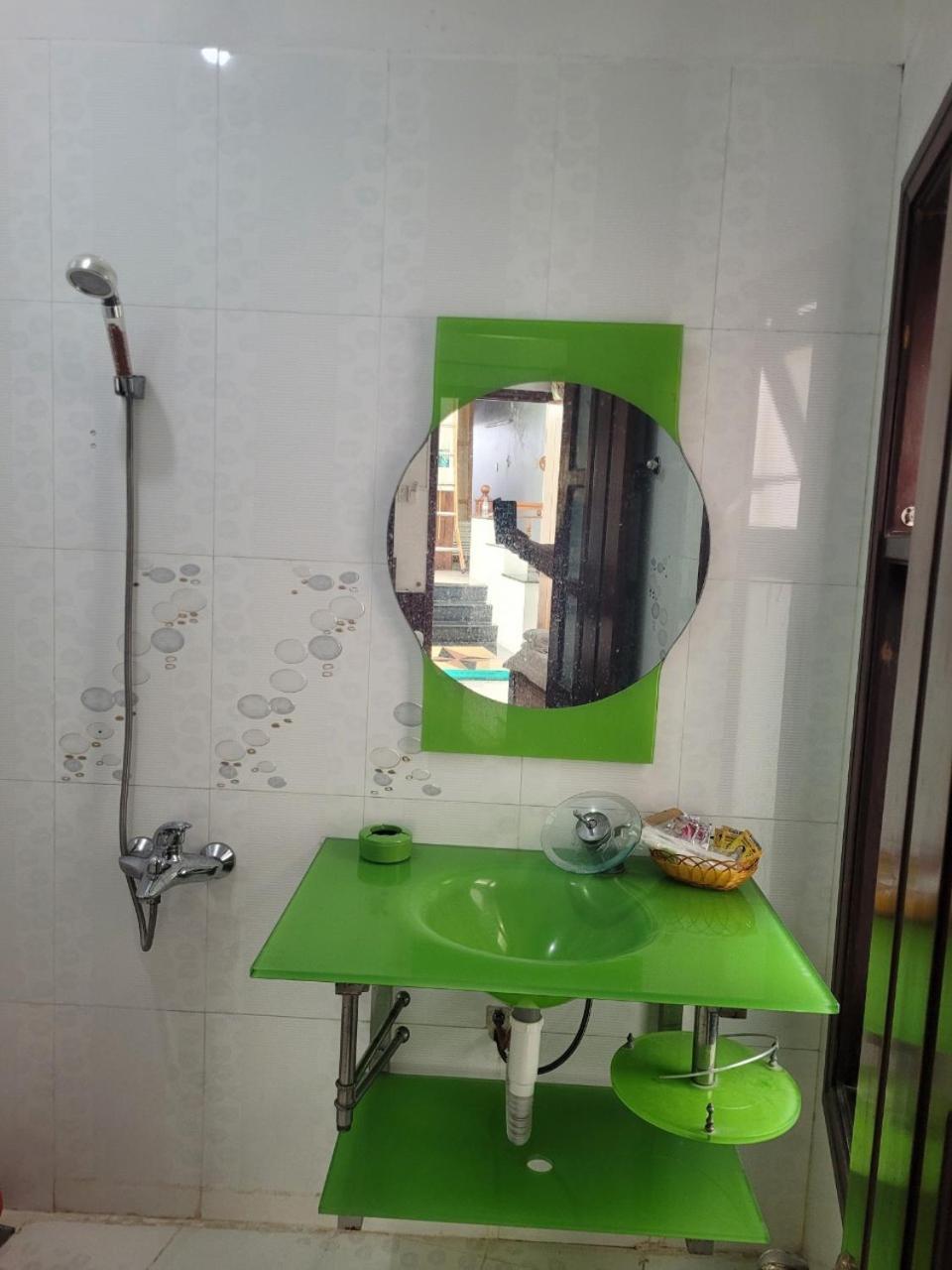 Hostel Ngoc Lien Туихоа Экстерьер фото